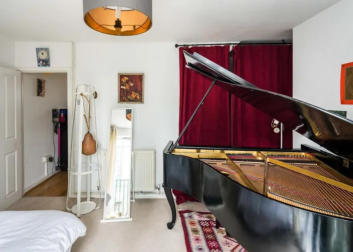 2Bd Stylish Home W/T Grand Piano Central London